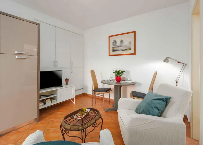In With One-bedroom 28 Apartment