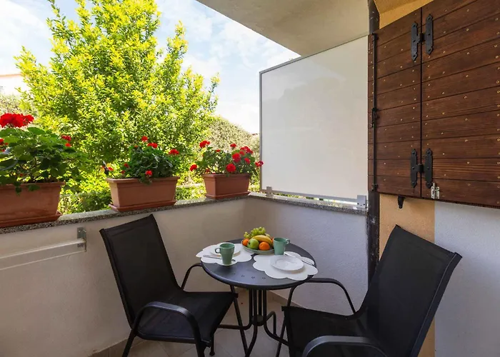 Apartment In With One-bedroom 28 *